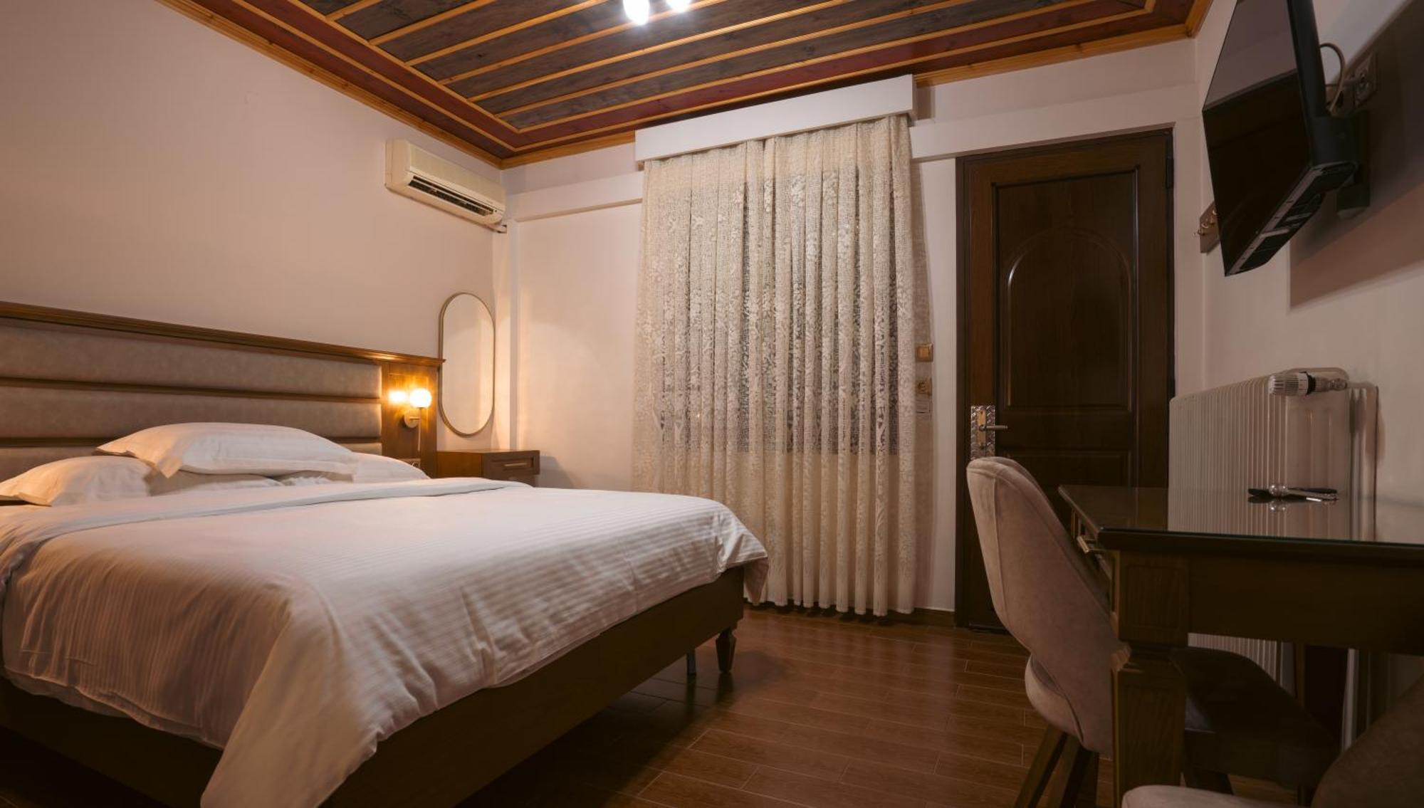 Kallinikos Guesthouse Loutraki  Luaran gambar