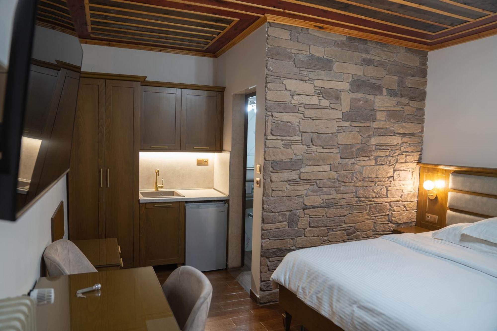 Kallinikos Guesthouse Loutraki  Luaran gambar