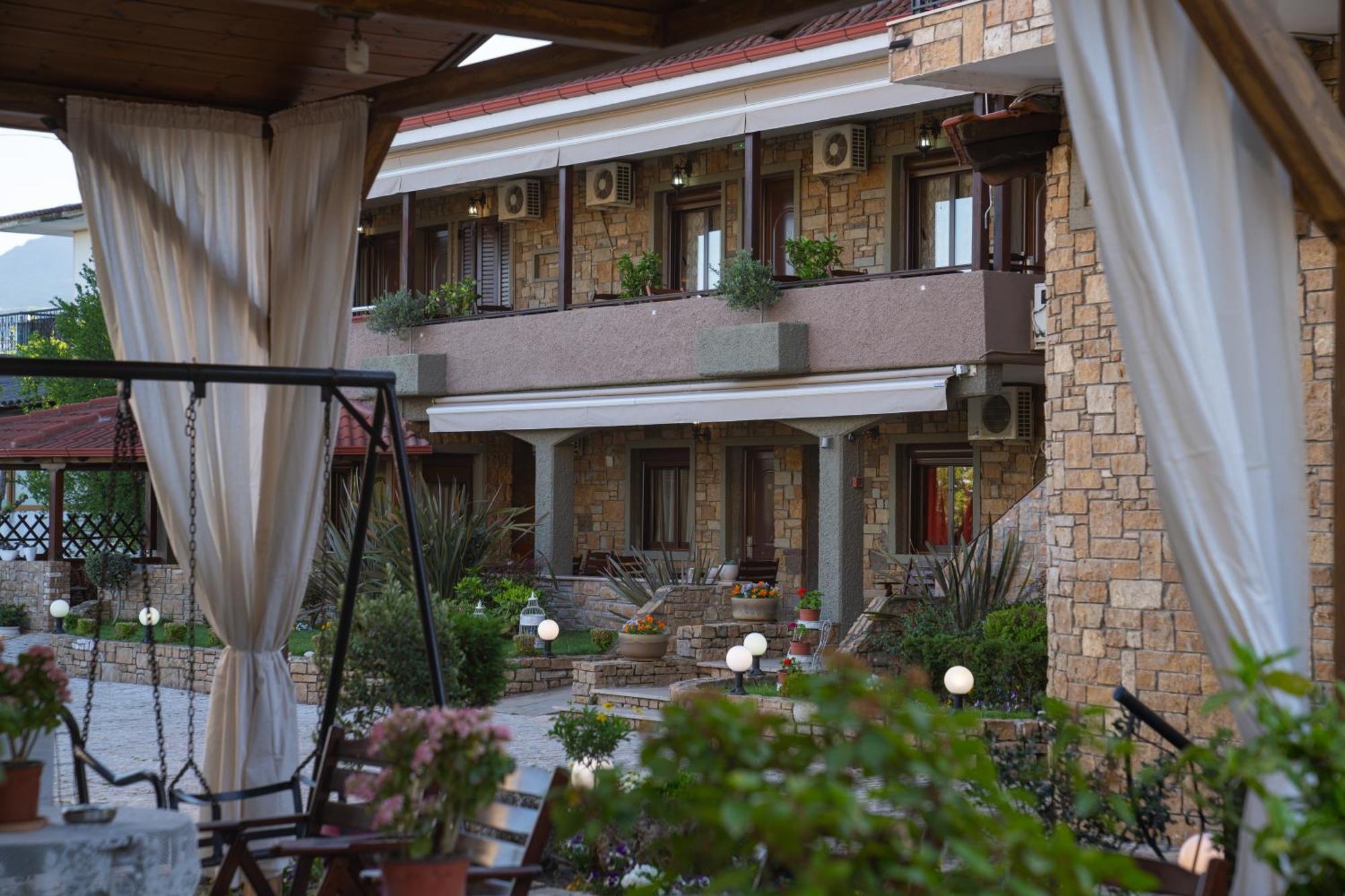 Kallinikos Guesthouse Loutraki  Luaran gambar