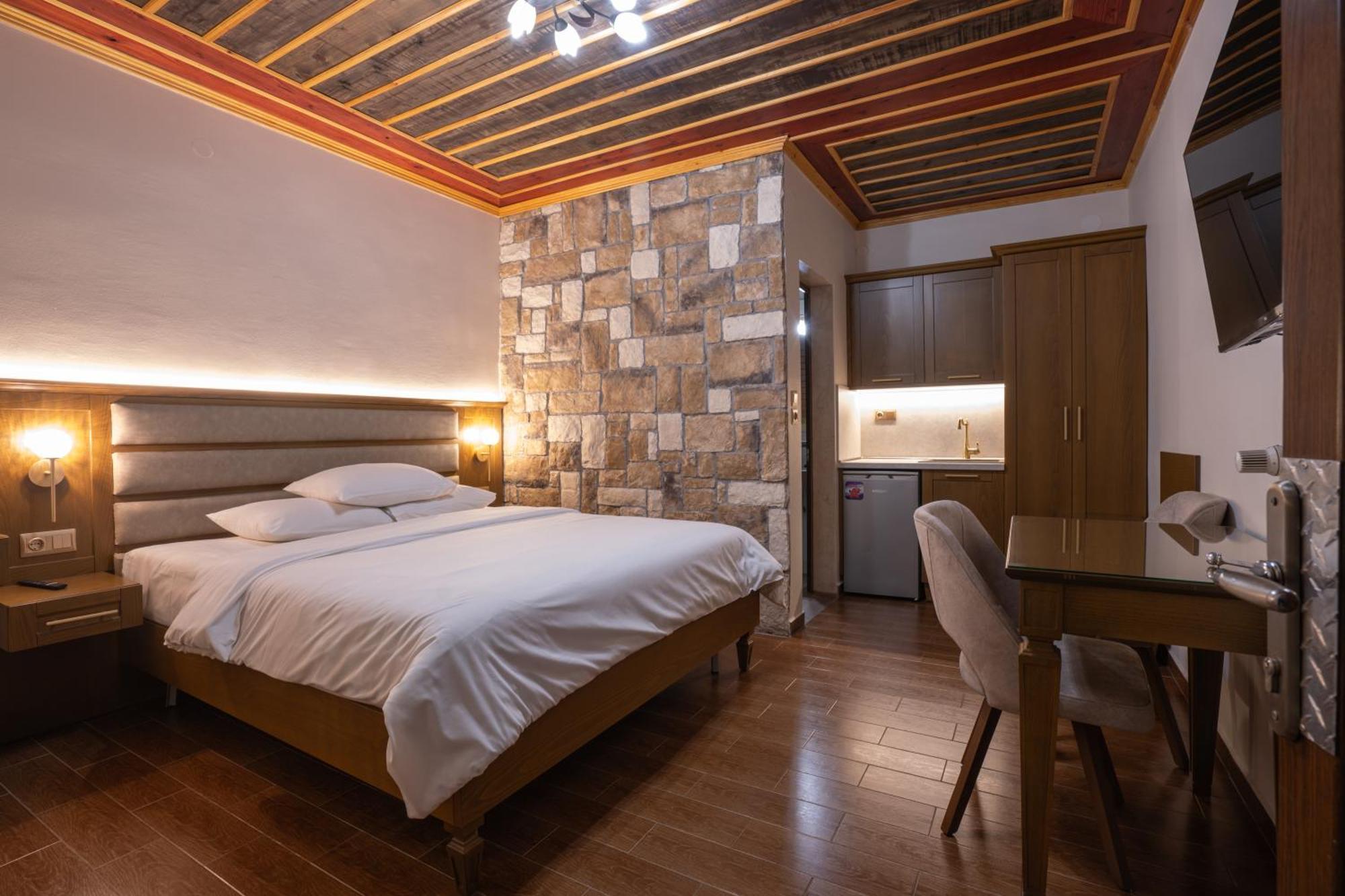 Kallinikos Guesthouse Loutraki  Luaran gambar