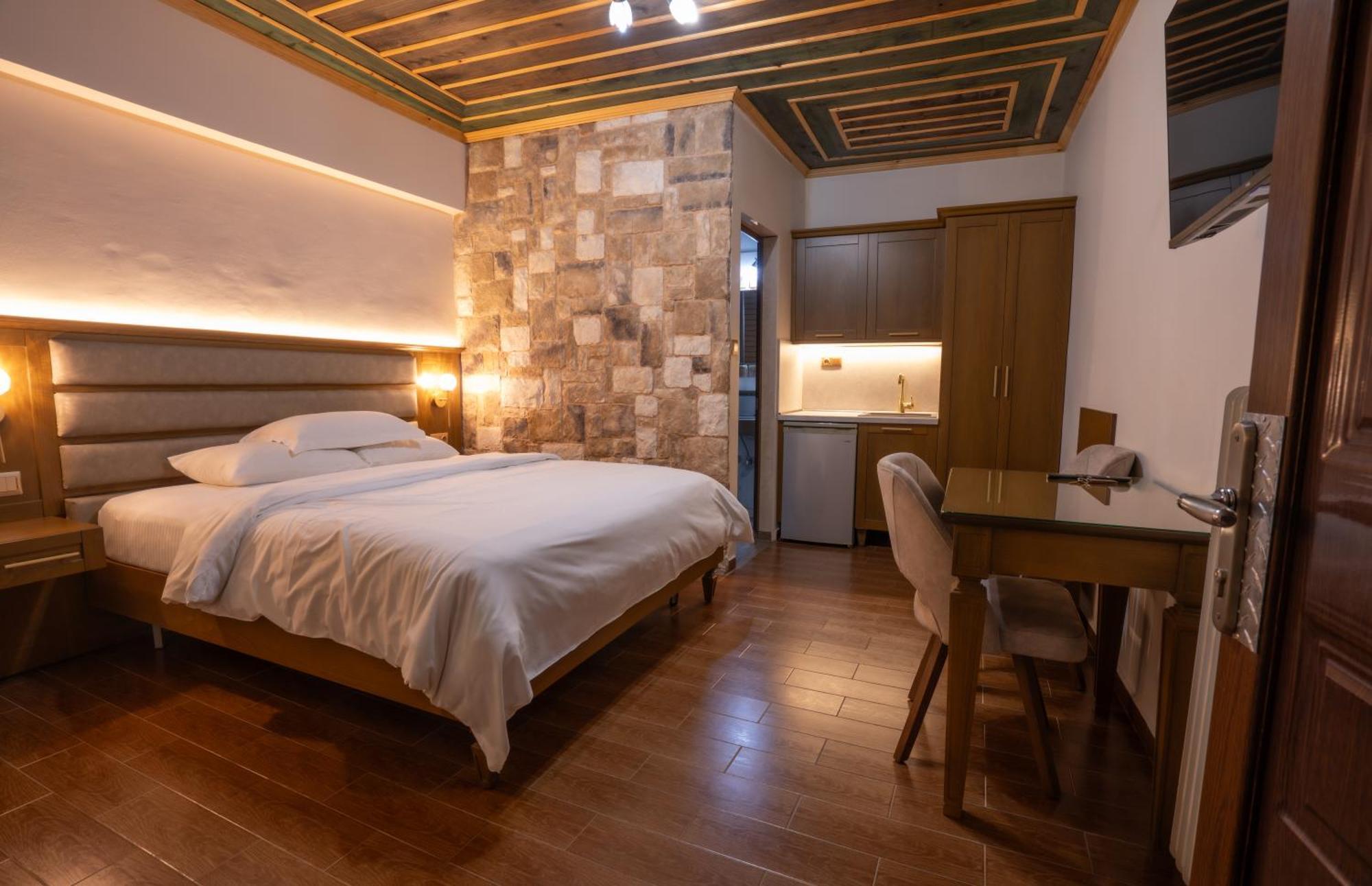 Kallinikos Guesthouse Loutraki  Luaran gambar
