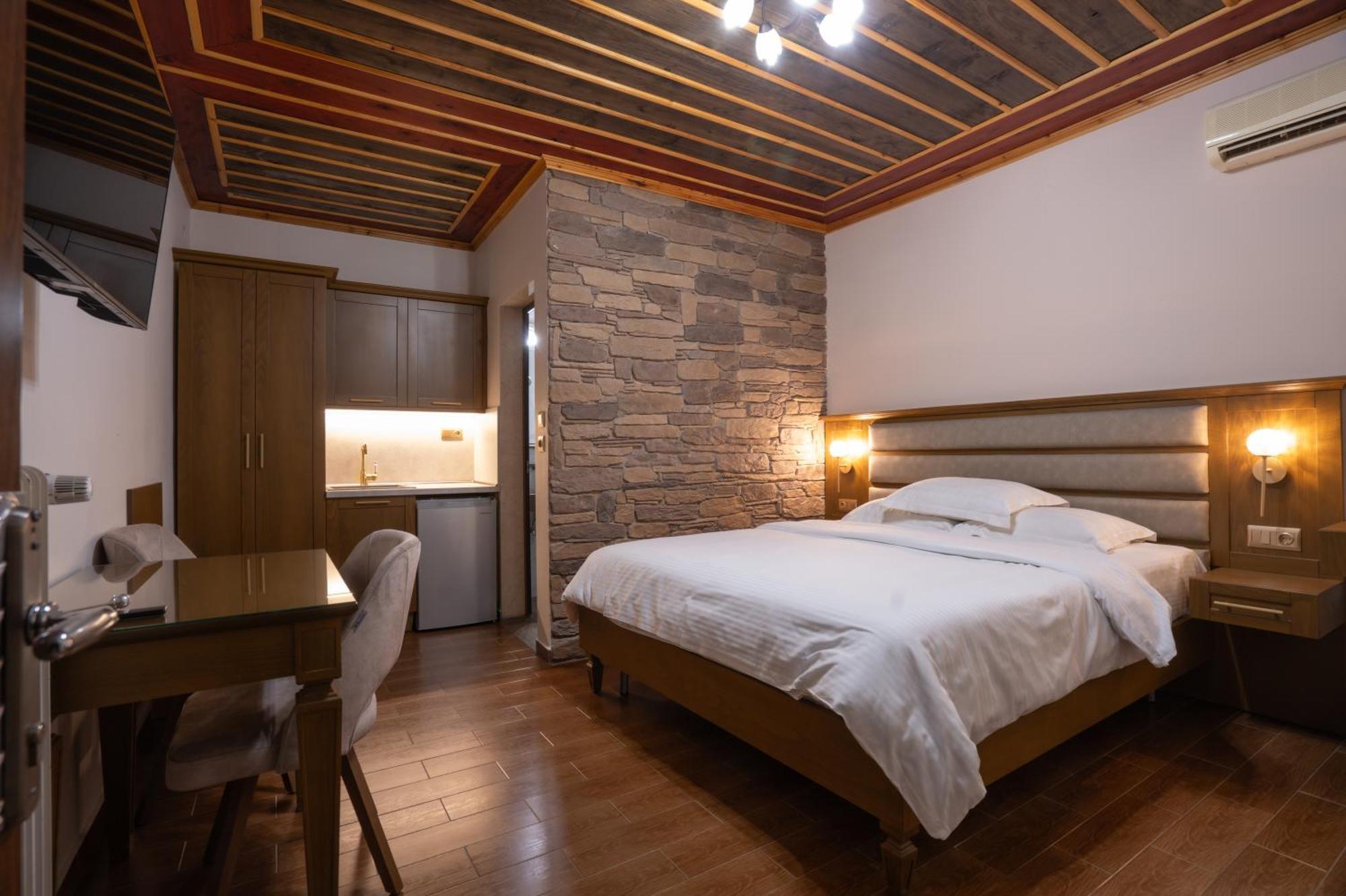 Kallinikos Guesthouse Loutraki  Luaran gambar